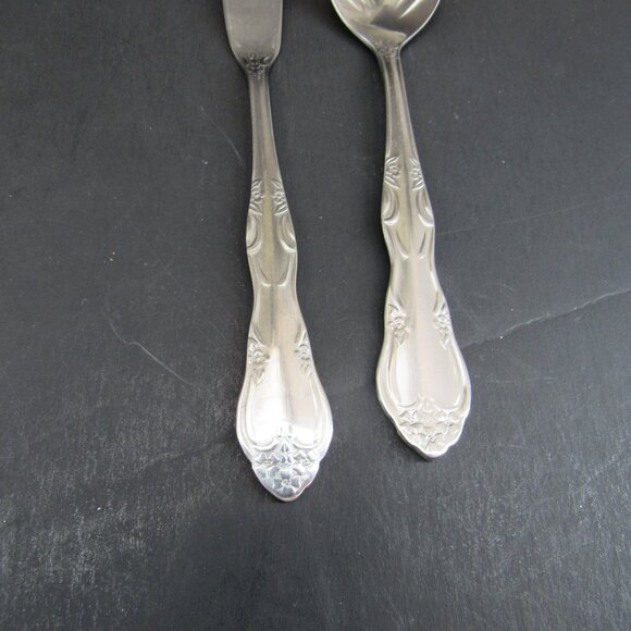 Hanford Forge Stainless Steel Serve Ware Floral Design Set of 5 Pieces - Picture 5 of 13